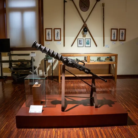 Cañón en el Museo Histórico Militar